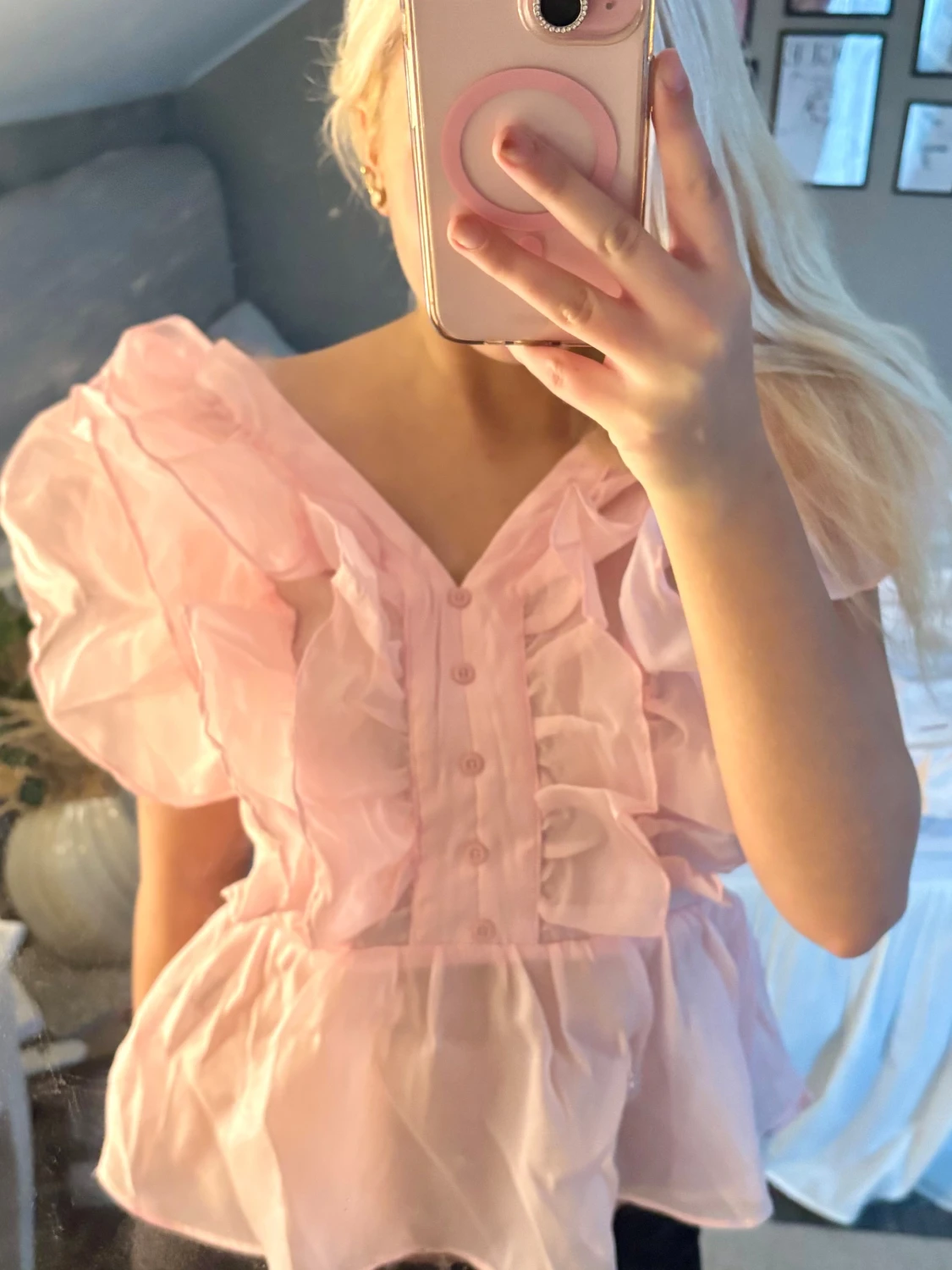 Rosa volangblus med puffärm