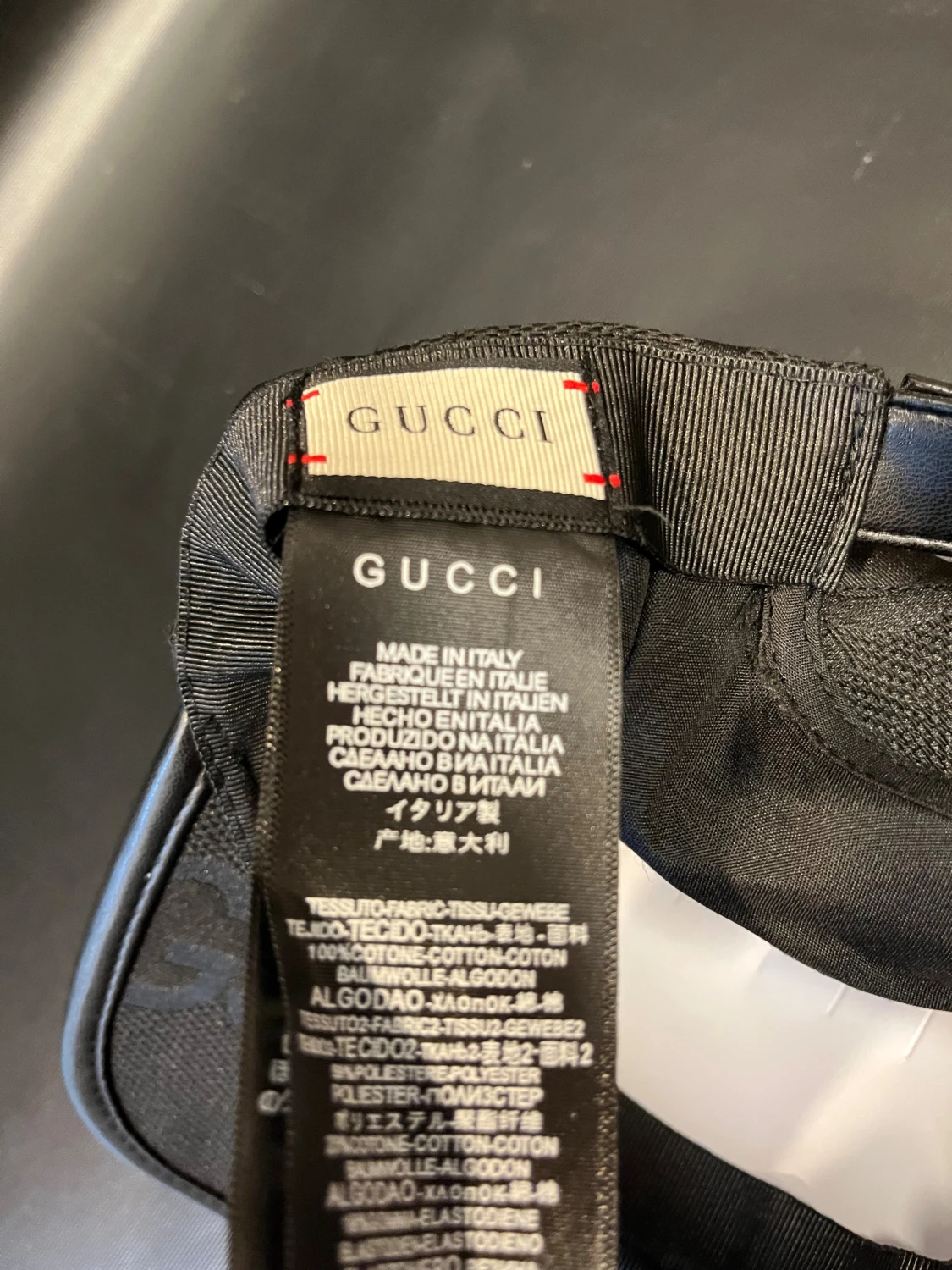 Svart keps från med GG-mönster - 2