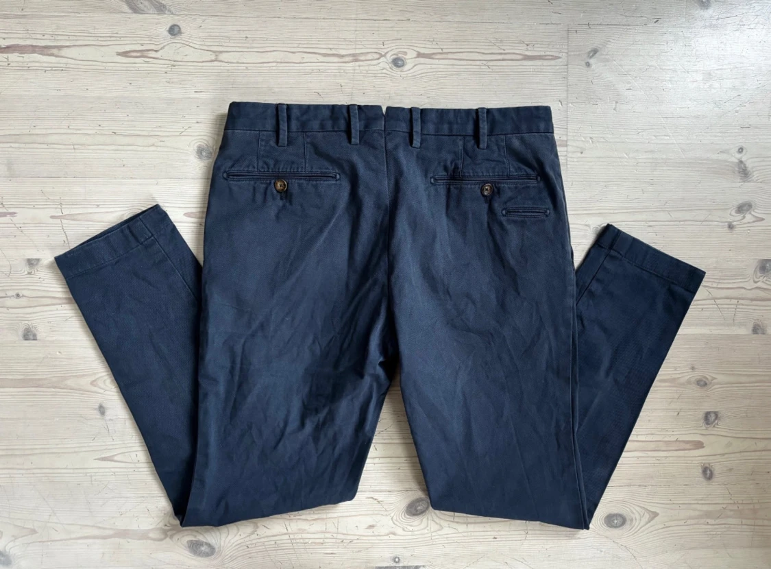 Mörkblå chinos från PT01 x Rose & Born - 5