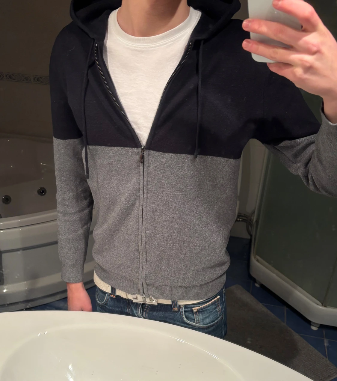 Svart och grå hoodie från Massimo Dutti