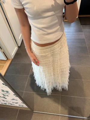 Lång volang kjol - Säljer denna fina volang kjol! Aldrig använd💕💕