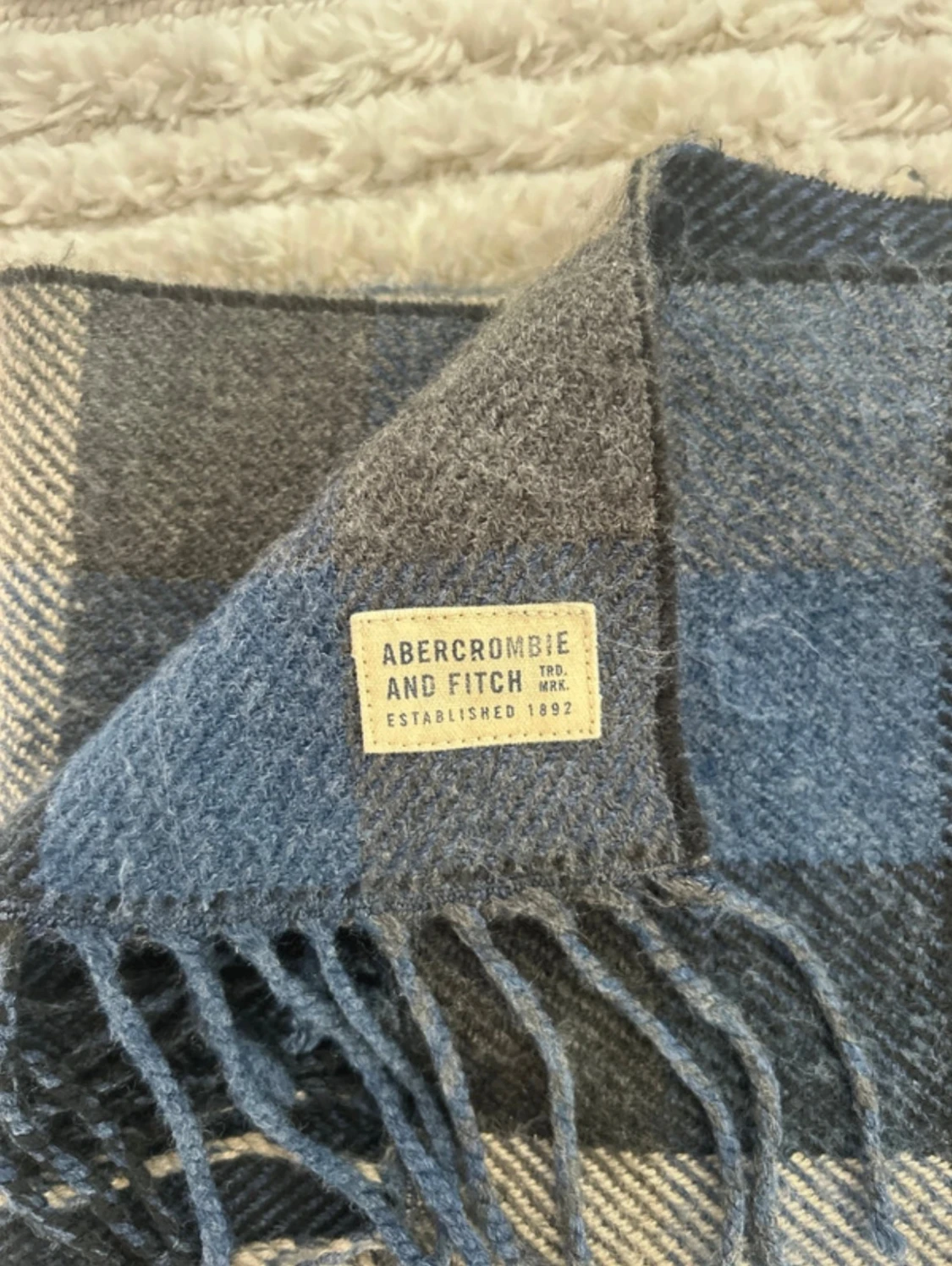 Halsduk Abercrombie and Fitch  - 1