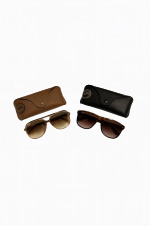 Rayban solglasögon - Säljer nu två olika Rayban solglasögon som skriv vilka av dom du är intresserad av när du ska köpa | skick på båda 10/10 | Boyfirend har en smalare båge & Bill har en större båge | hör av dig vid fler funderingar. 