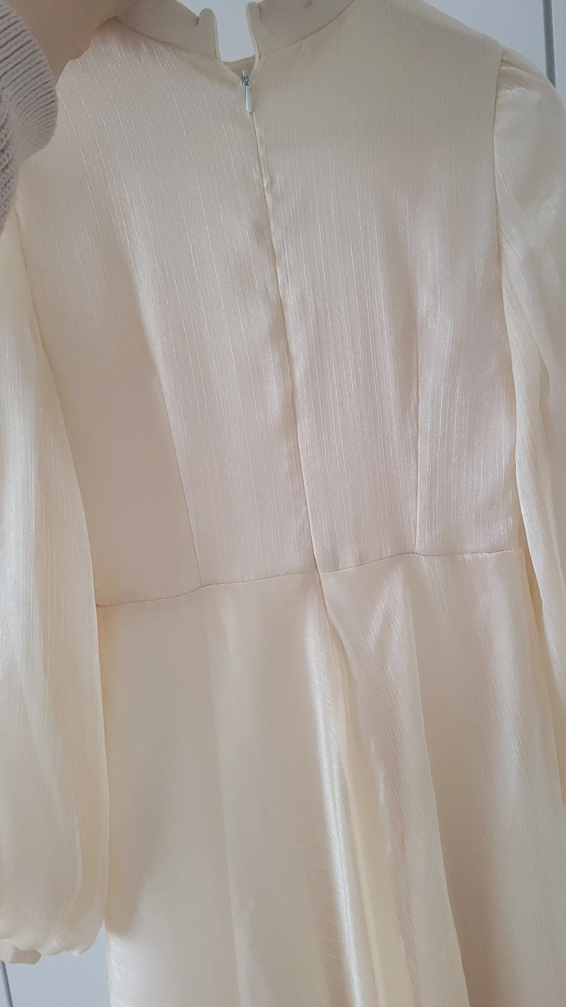 Champagnefärgad långklänning med glitter - 1