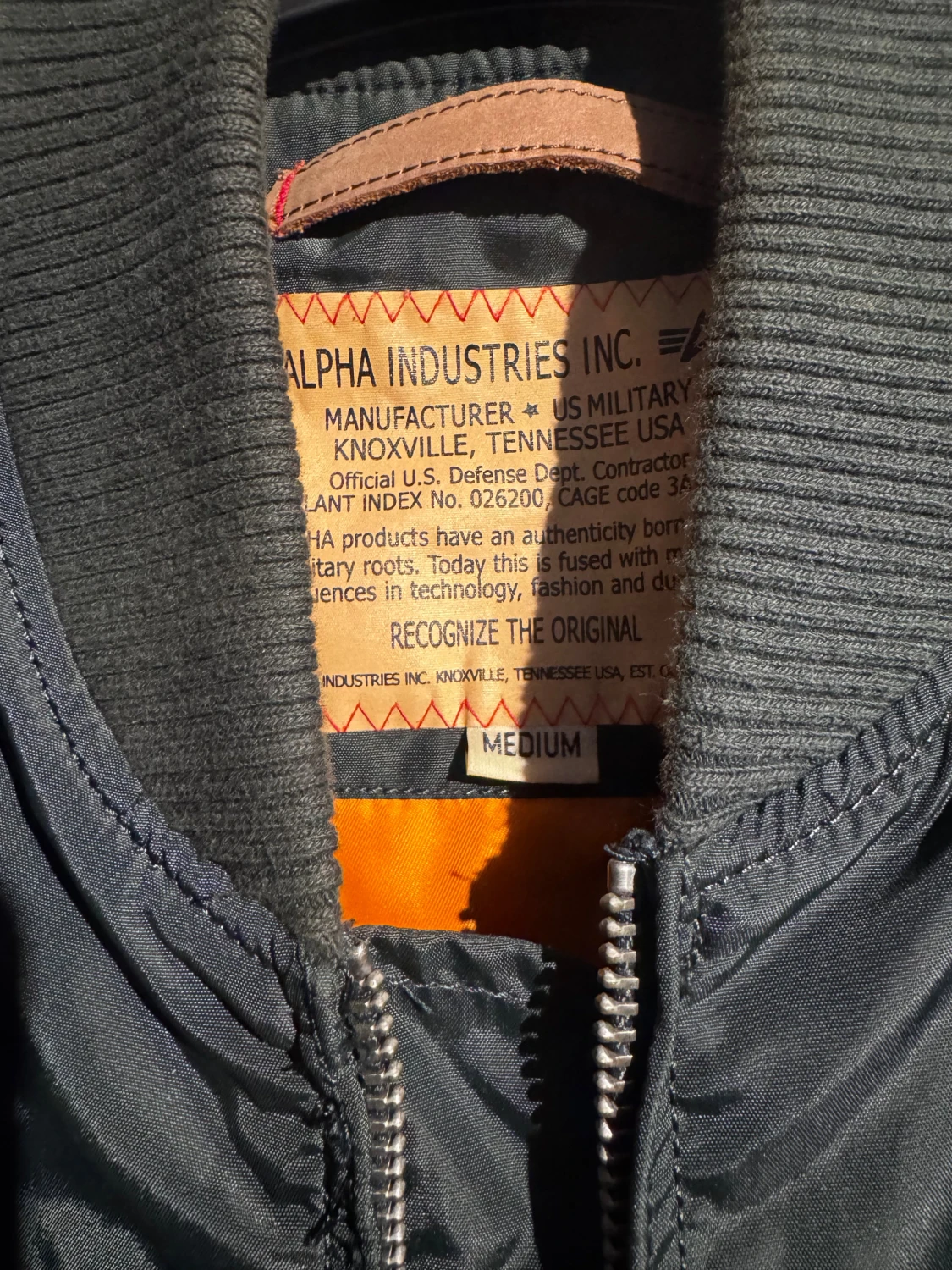 Svart bomberjacka Alpha Industries M - 2