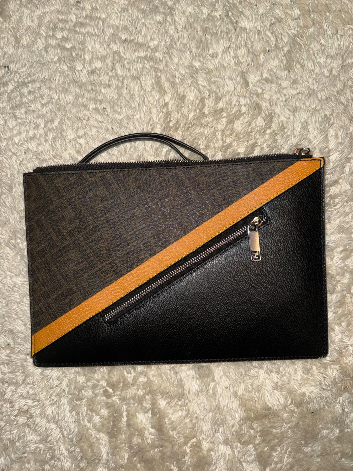 Fendi svart och brun 