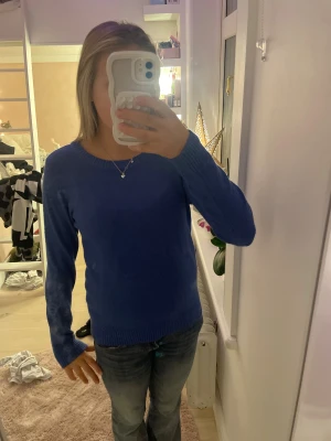 Stickad tröja - Super söt bli stickad tröja från vila i stl xs❤️