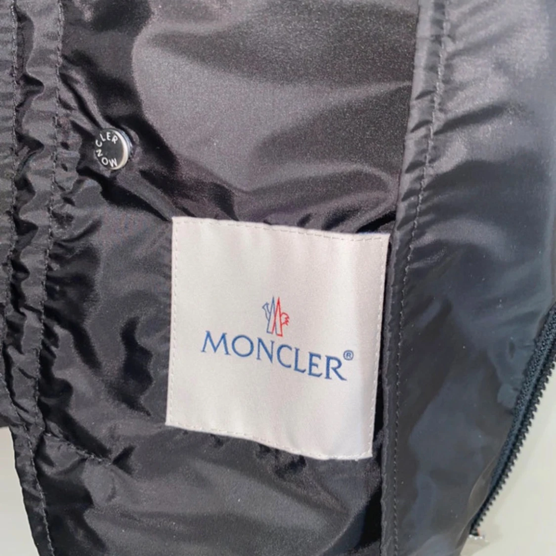 Svart vindjacka från Moncler - 4
