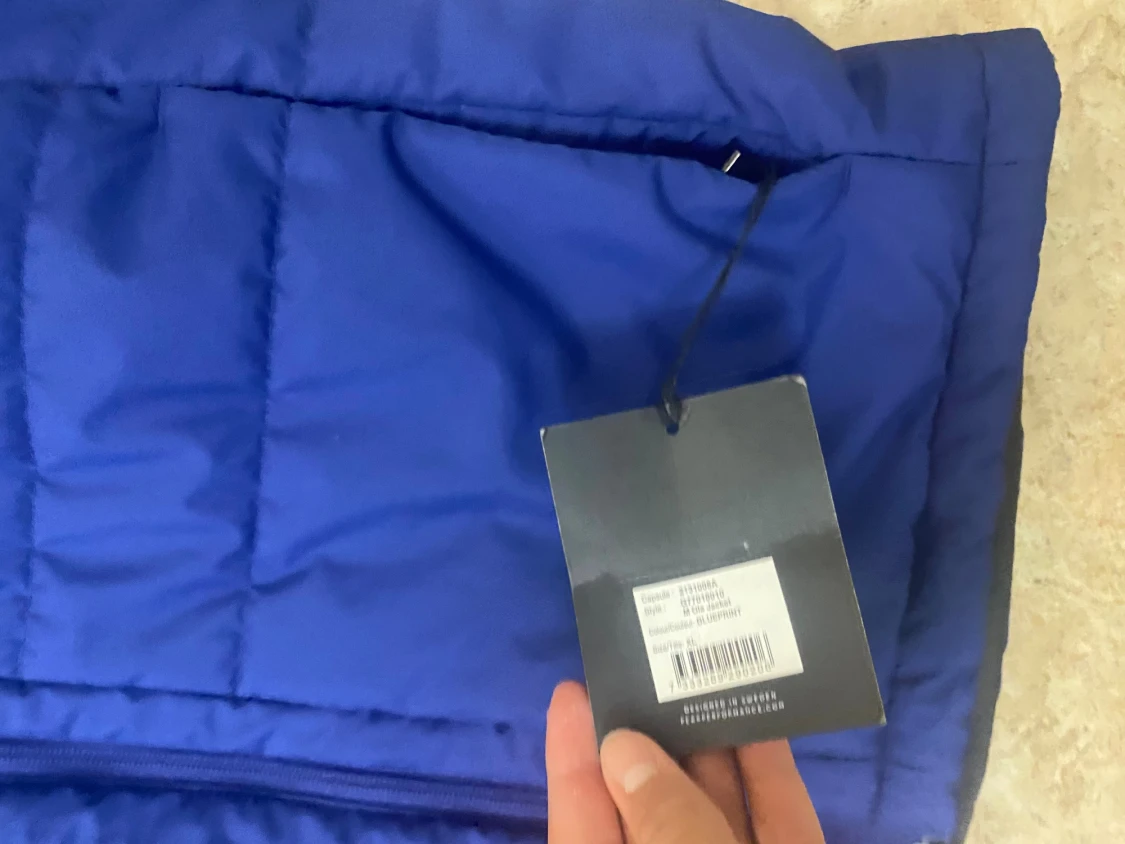 Blå pufferjacka från Peak Performance - 3