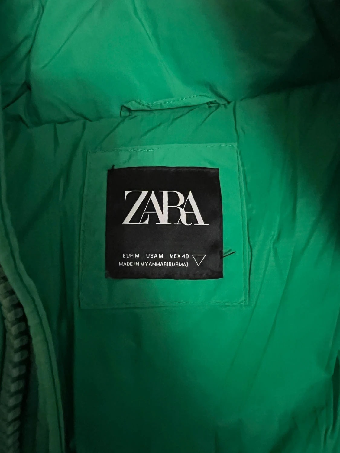 Grön pufferjacka från Zara  - 1