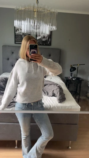 INTRESSE KOLLLLL!!! - Tror att jag vill sälja mina True religion jeans då dem tyvärr har blivit för stora, de ä uppsydda och passar mig som är runt 160 i längden🫶🏼Skriv gärna hur mycket ni hade kunnat ge för dem!❣️ Tryck inte på köp nu!!!!!