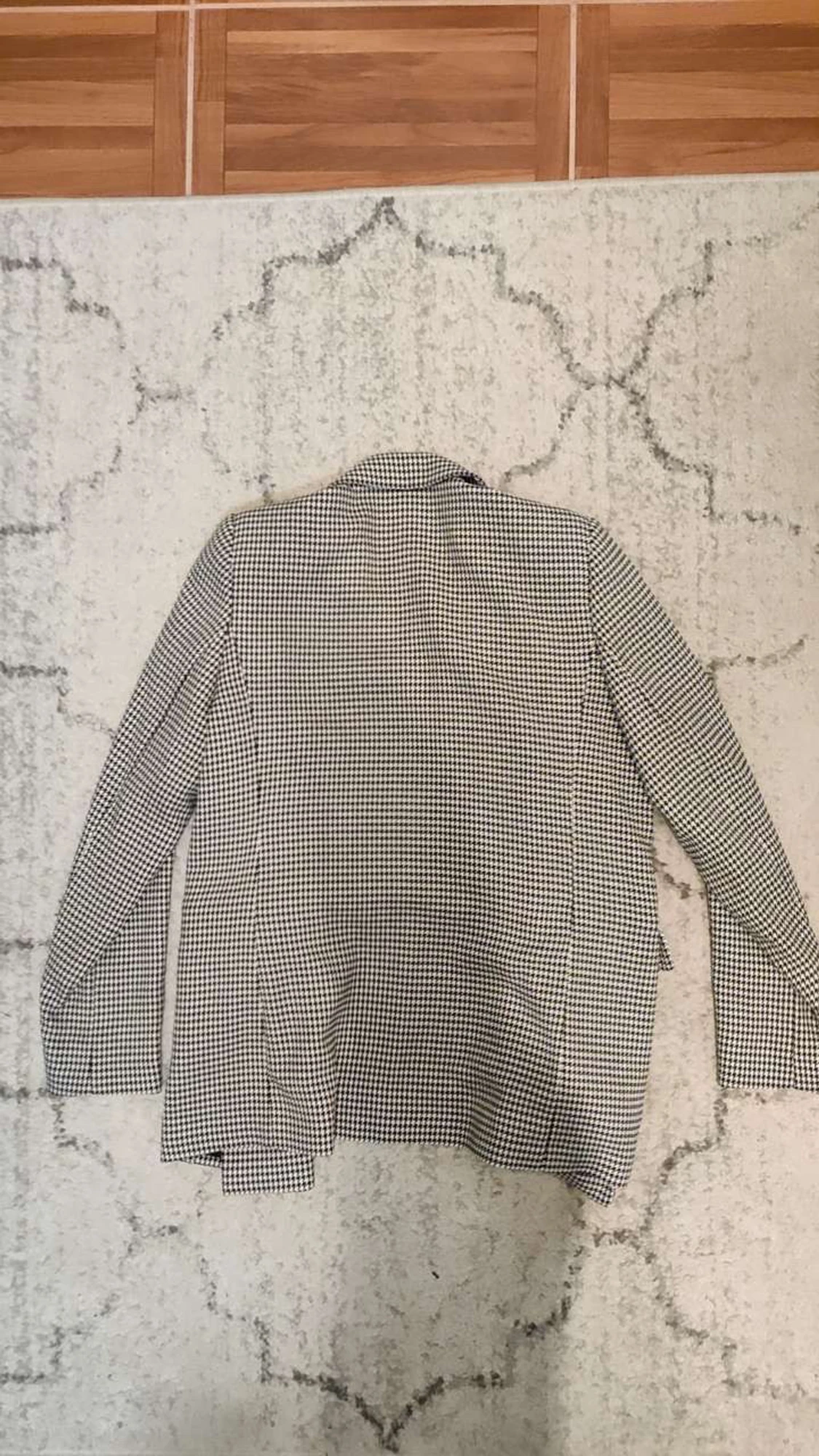 Svartvit rutig kavaj från Mango - 1