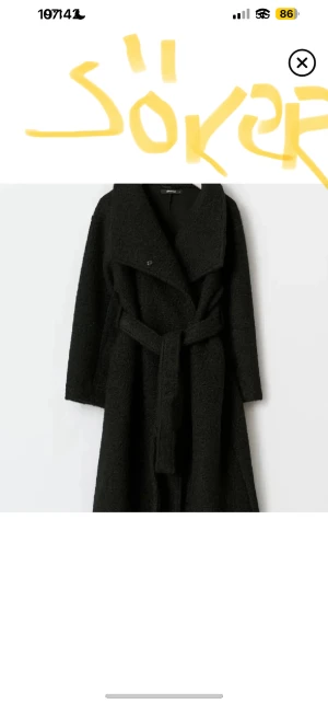 Svart kappa med bälte från Gina Tricot - Söker denna jacka !!!!