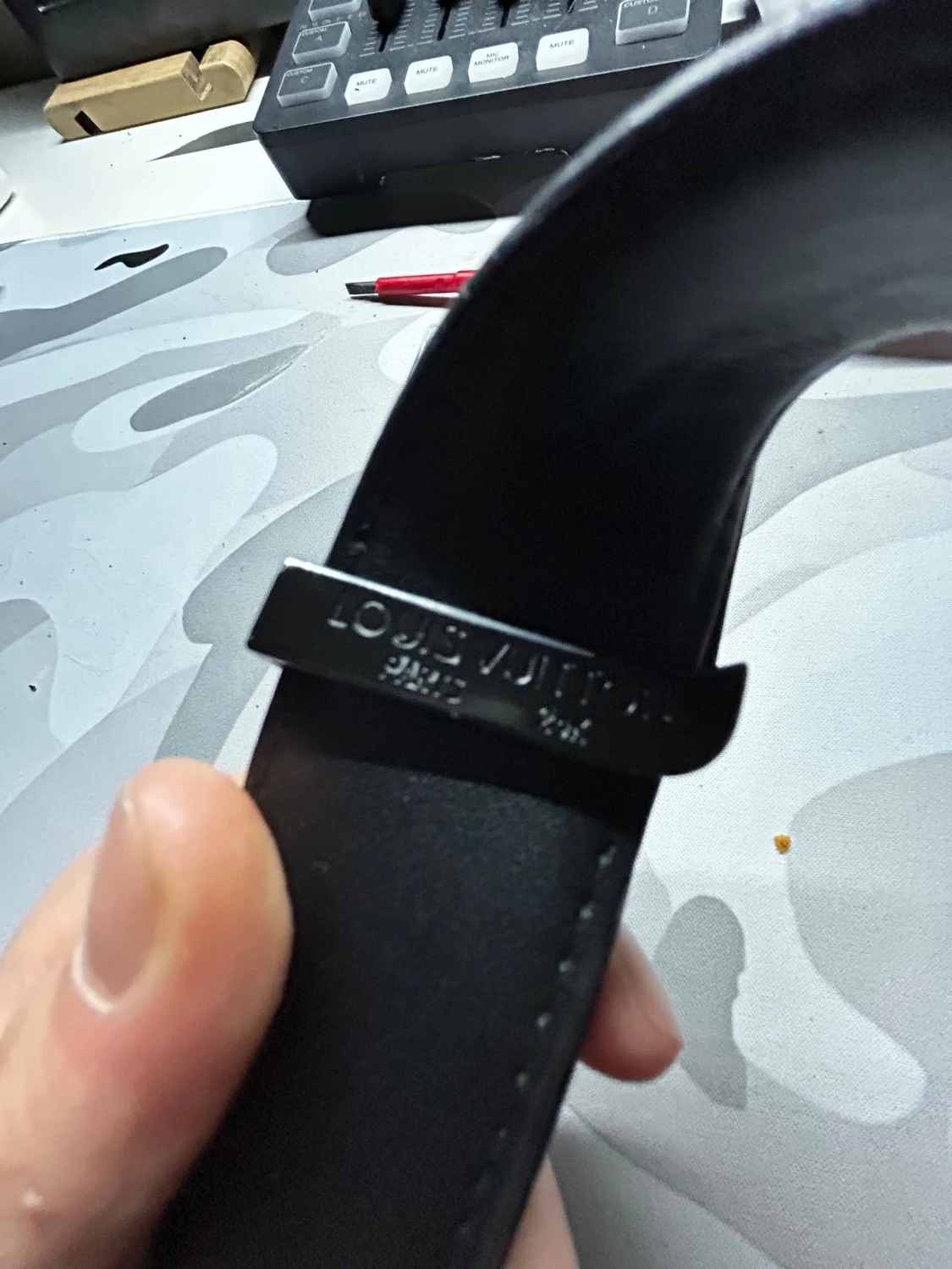 Svart rutigt L v bälte - 3