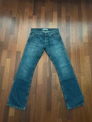 LEVIS 512 BOOTCUT - Säljer ett par sällsynta och vintage Levis jeans i en straight bootcut! 31/34