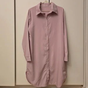 Vintage handsydd längre skjorta - Beskrivning kommer inom kort...