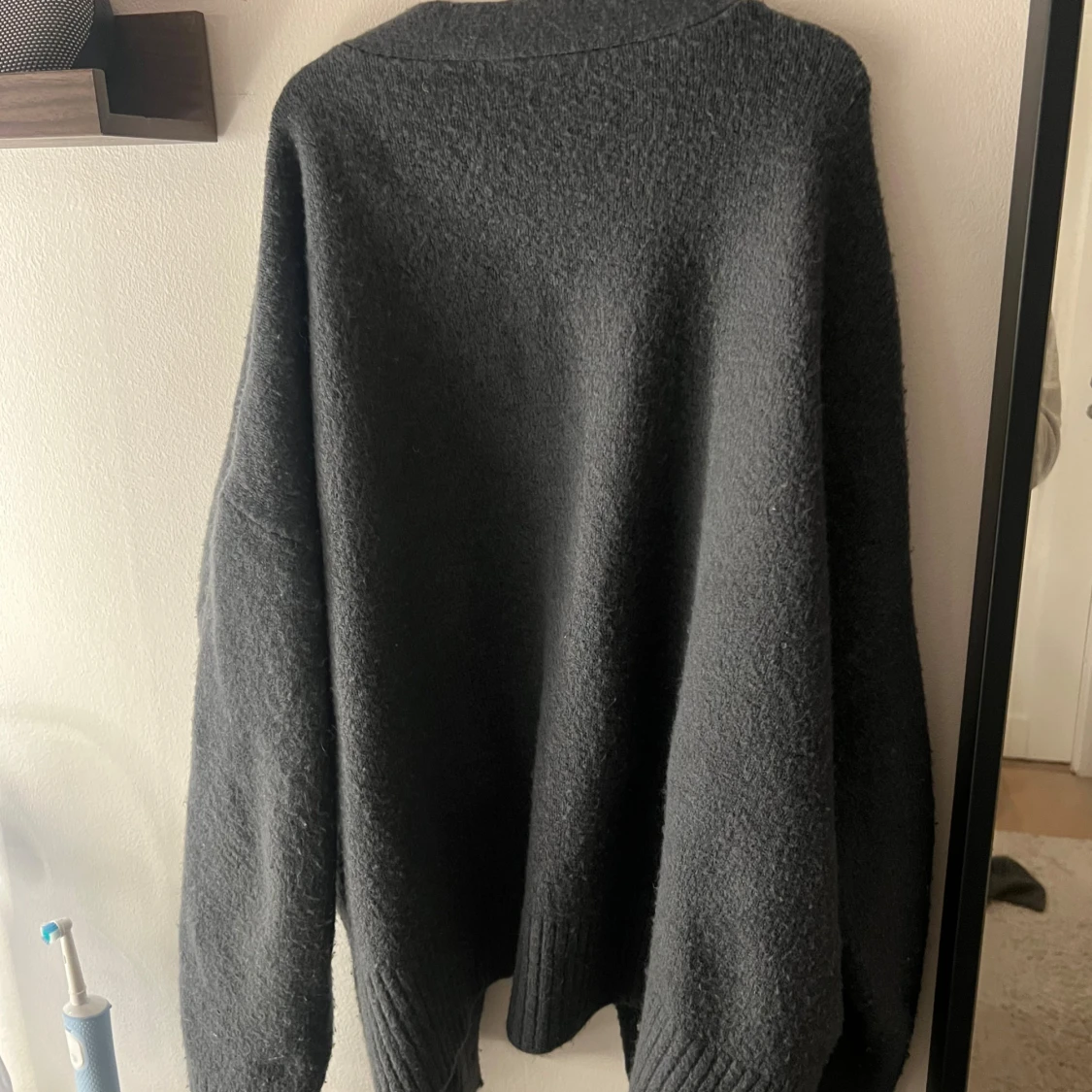 Mörkgrå oversized kofta från Zara - 2