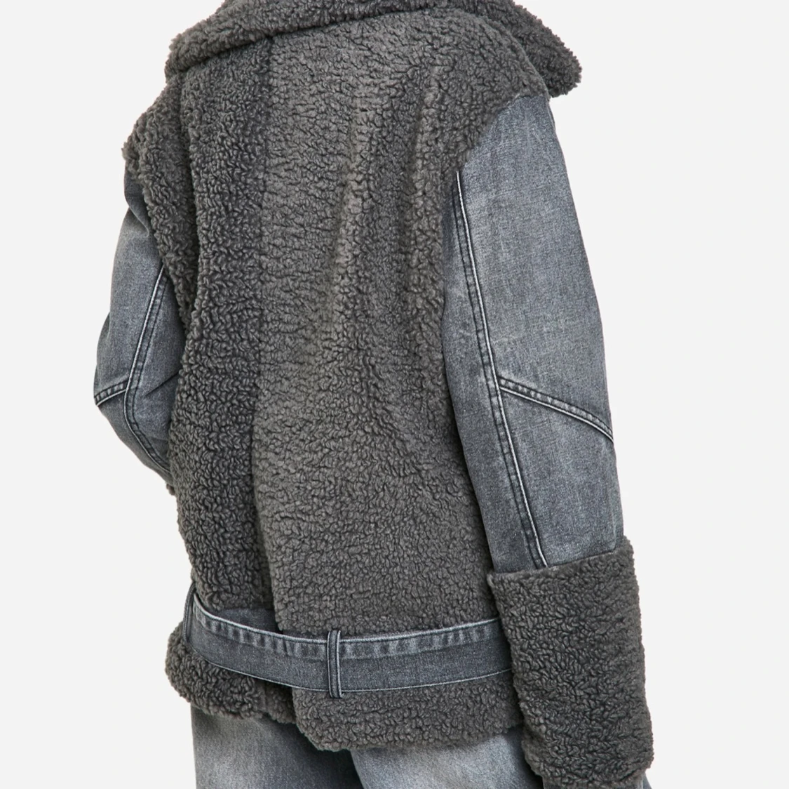 Grå teddyjacka med jeansdetaljer - 1