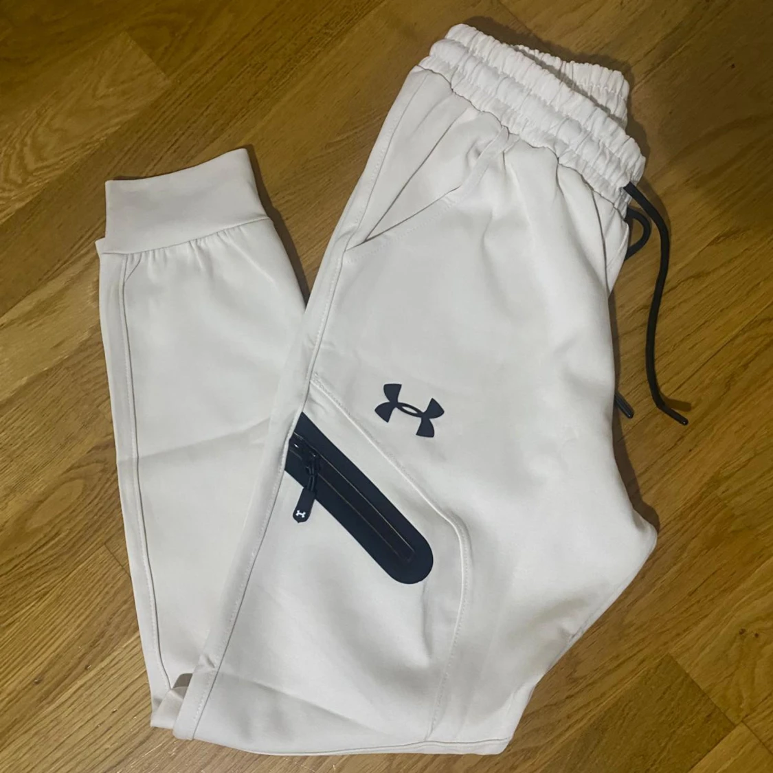 Vit half zip hoodie från Under Armour - 3