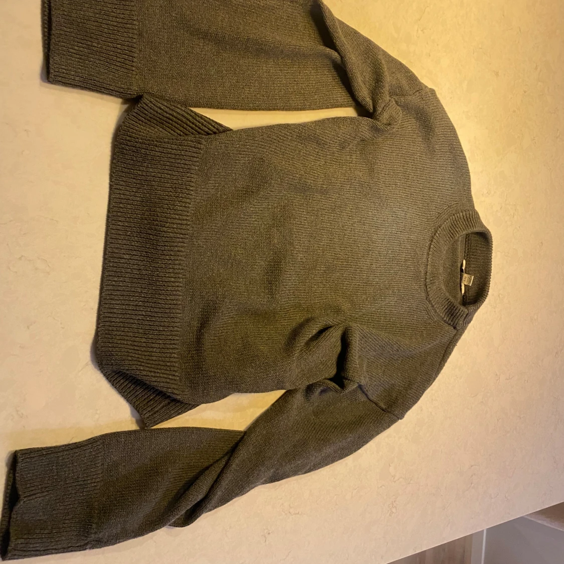 Mörkgrå stickad tröja från AWARE XS - 1