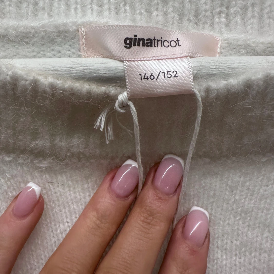 Vit stickad tröja från Gina Tricot - 1