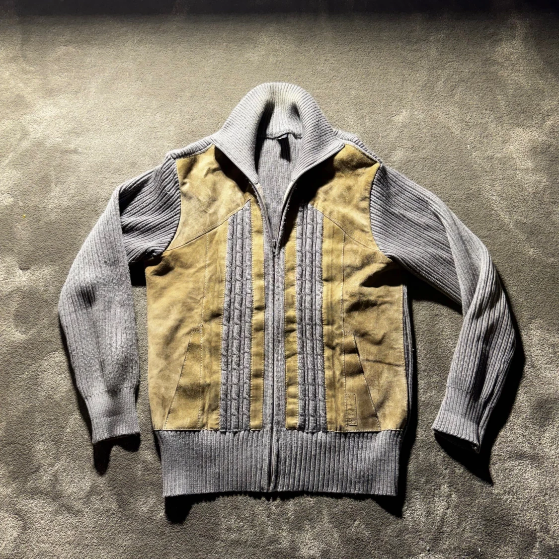 Brun och grå mocka-stickad cardigan - 1