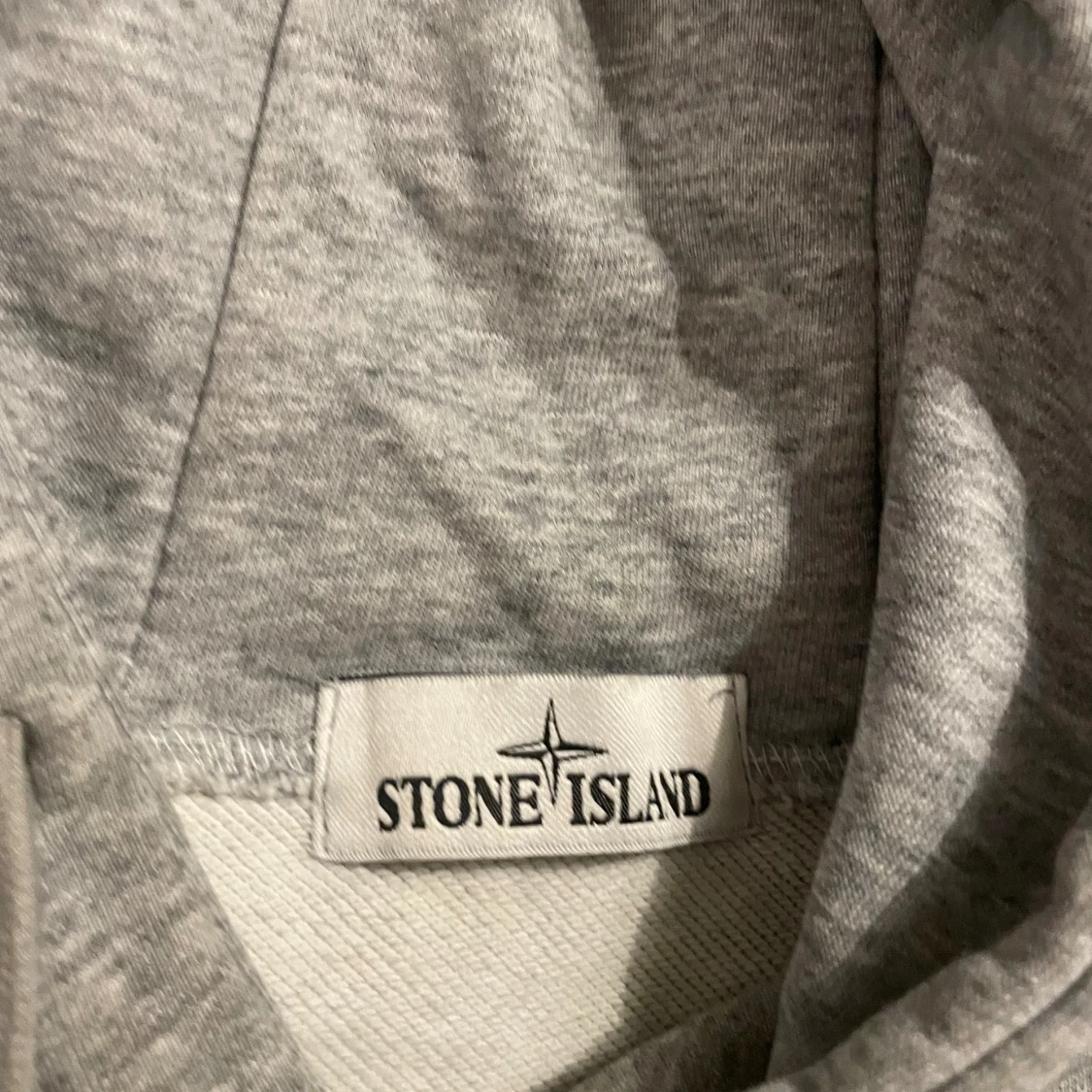 Grå hoodie från Stone Island - 3