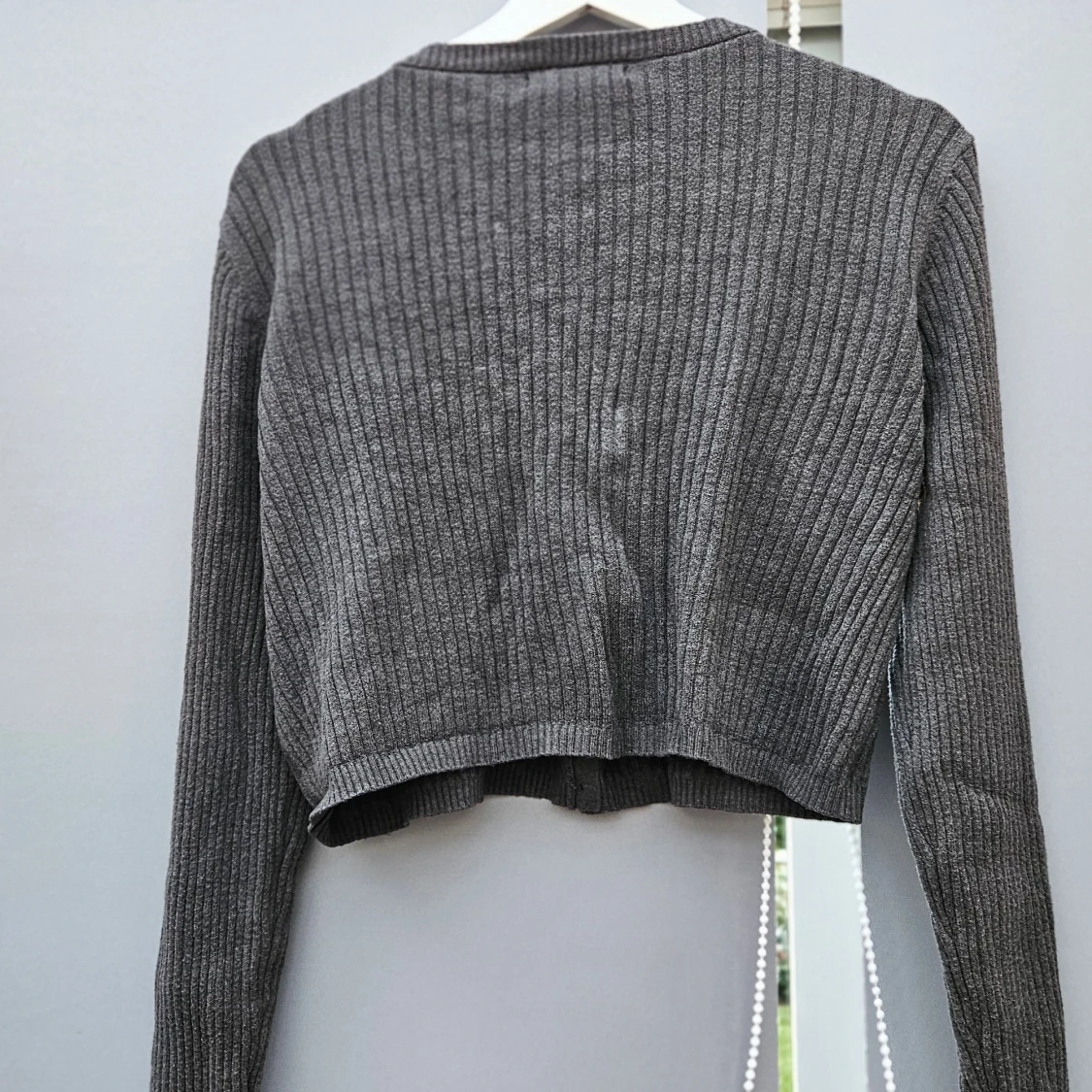 Grå ribbad kofta från Lager 157 storl.M - 3