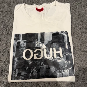 Hugo t shirt - Hugo t shirt i bra skick. Storlek M