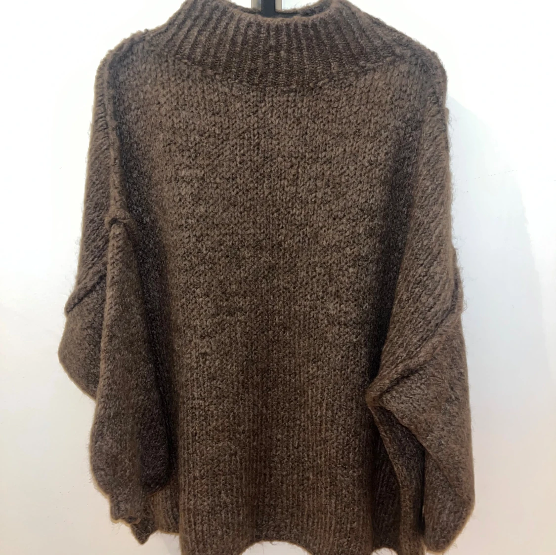 Brun oversized stickad tröja  - 2
