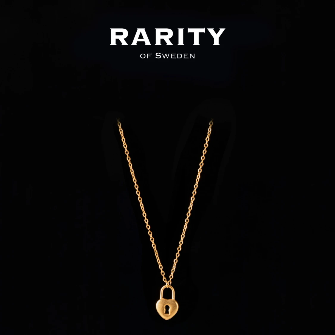 Heart Lock Necklace - Gold: Guldigt halsband med hjärtformat lås