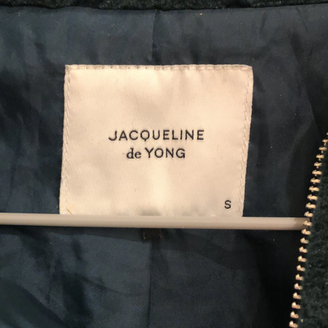 Mörkgrön teddyjacka Jacqueline de Yong - 2