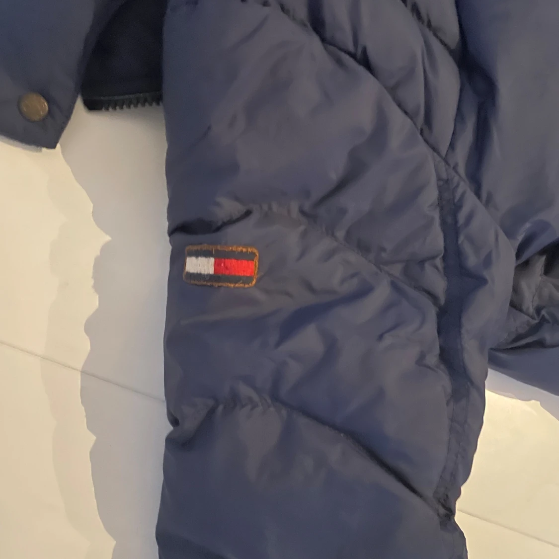 Mörkblå pufferjacka Tommy Hilfiger  - 3