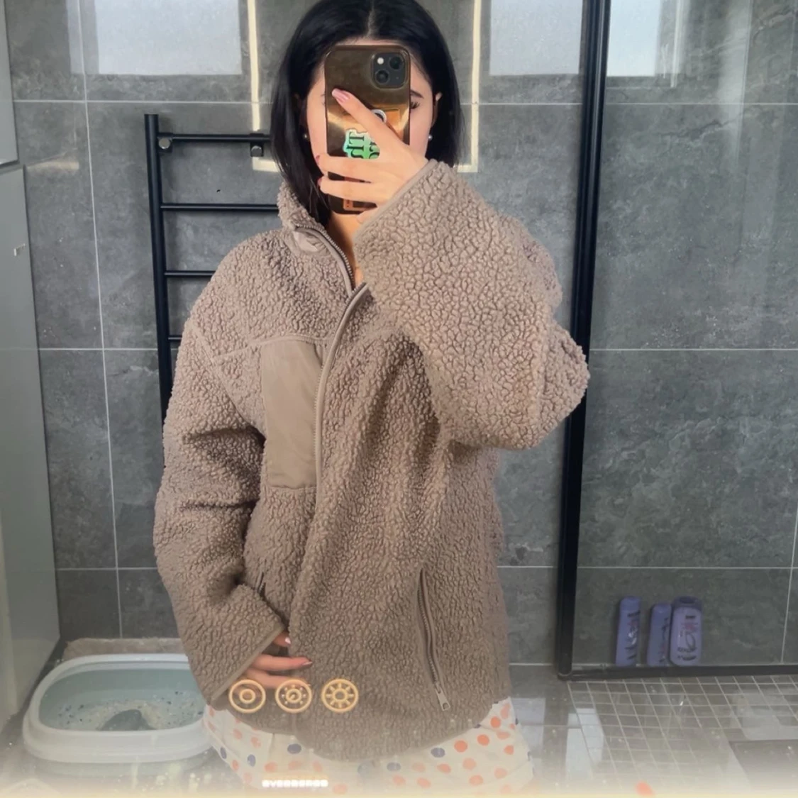 Beige teddyjacka med dragkedja