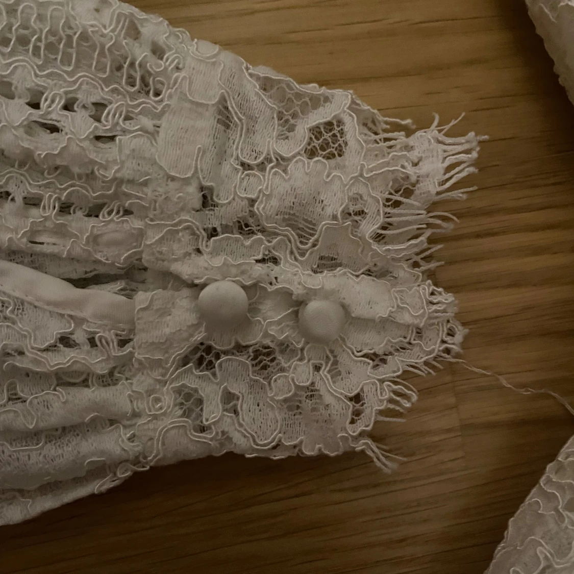 Vit spetsblus från H&M, stl 36 - 2