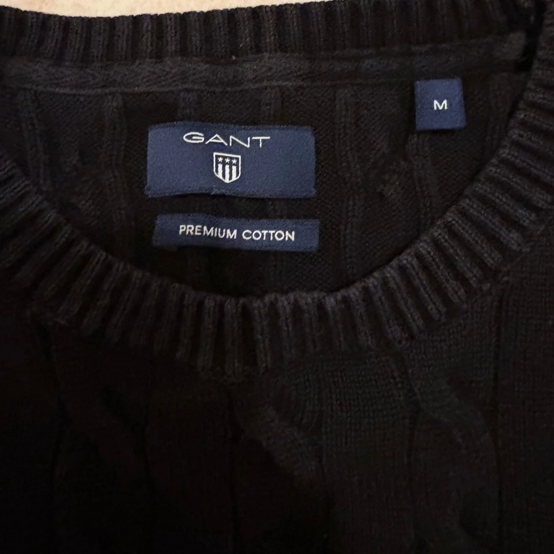 Svart kabelstickad tröja från Gant - 1