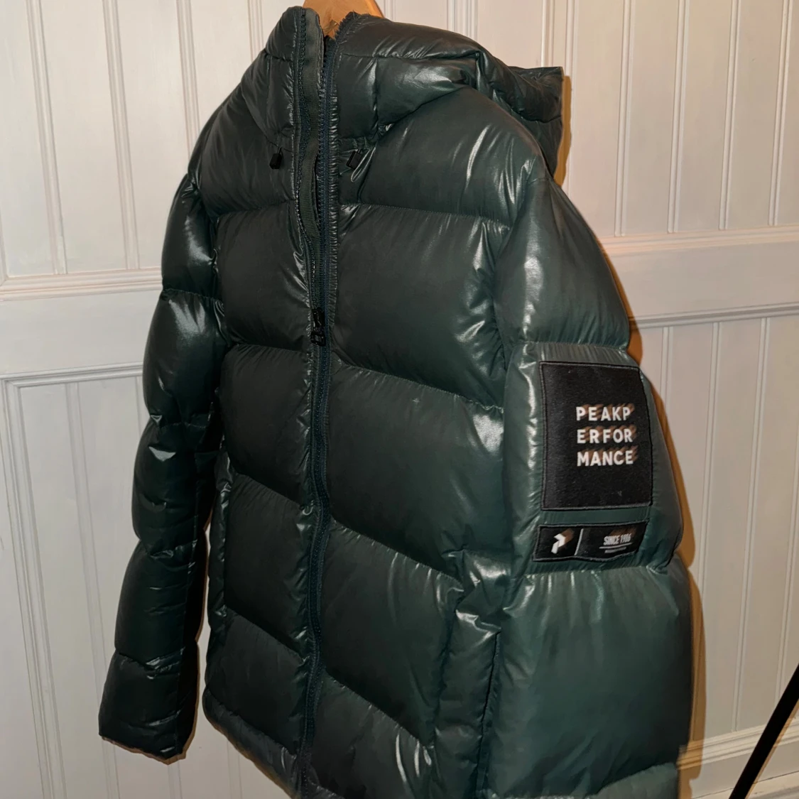 Mörkgrön Peak Performance pufferjacka - 1