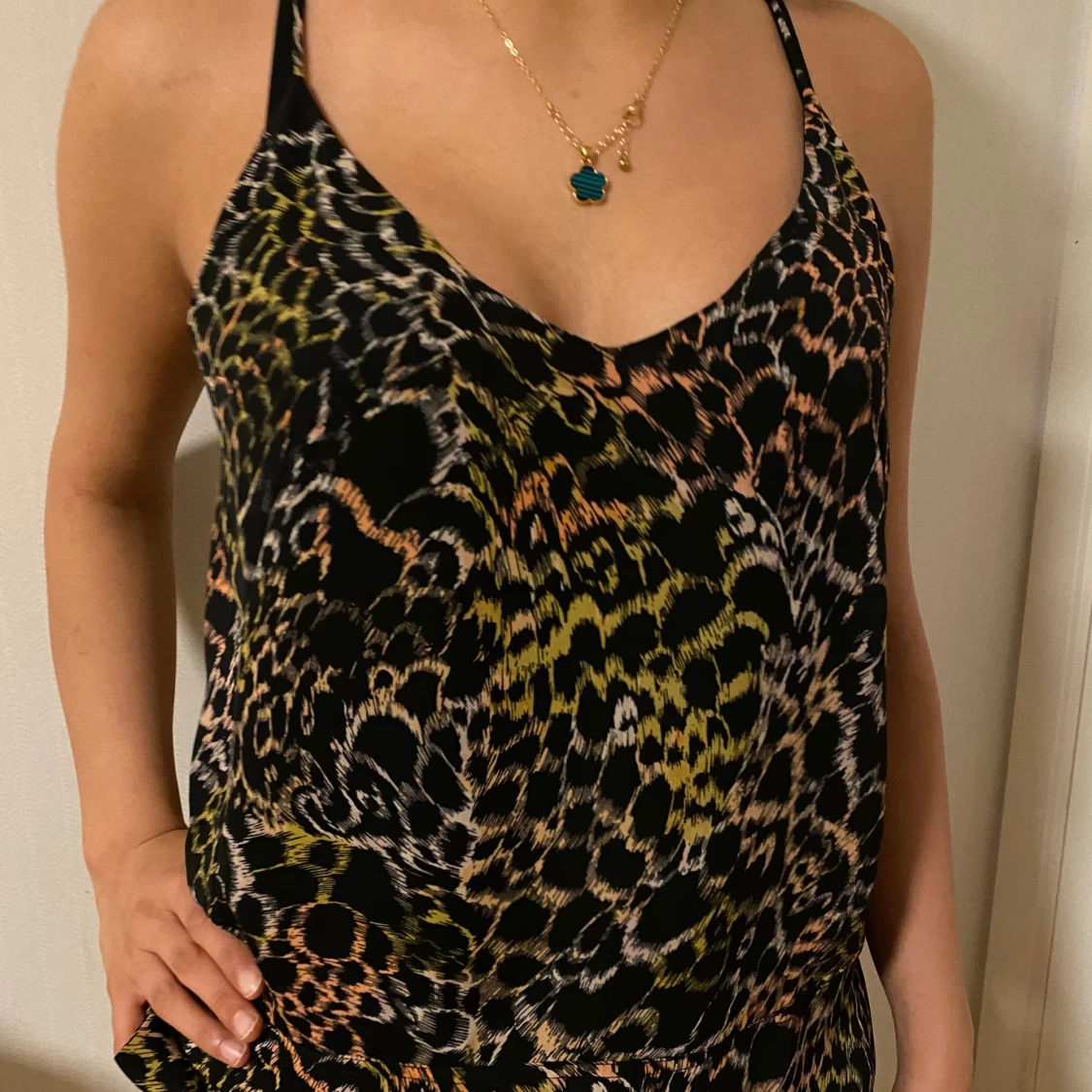 Svart mönstrad topp