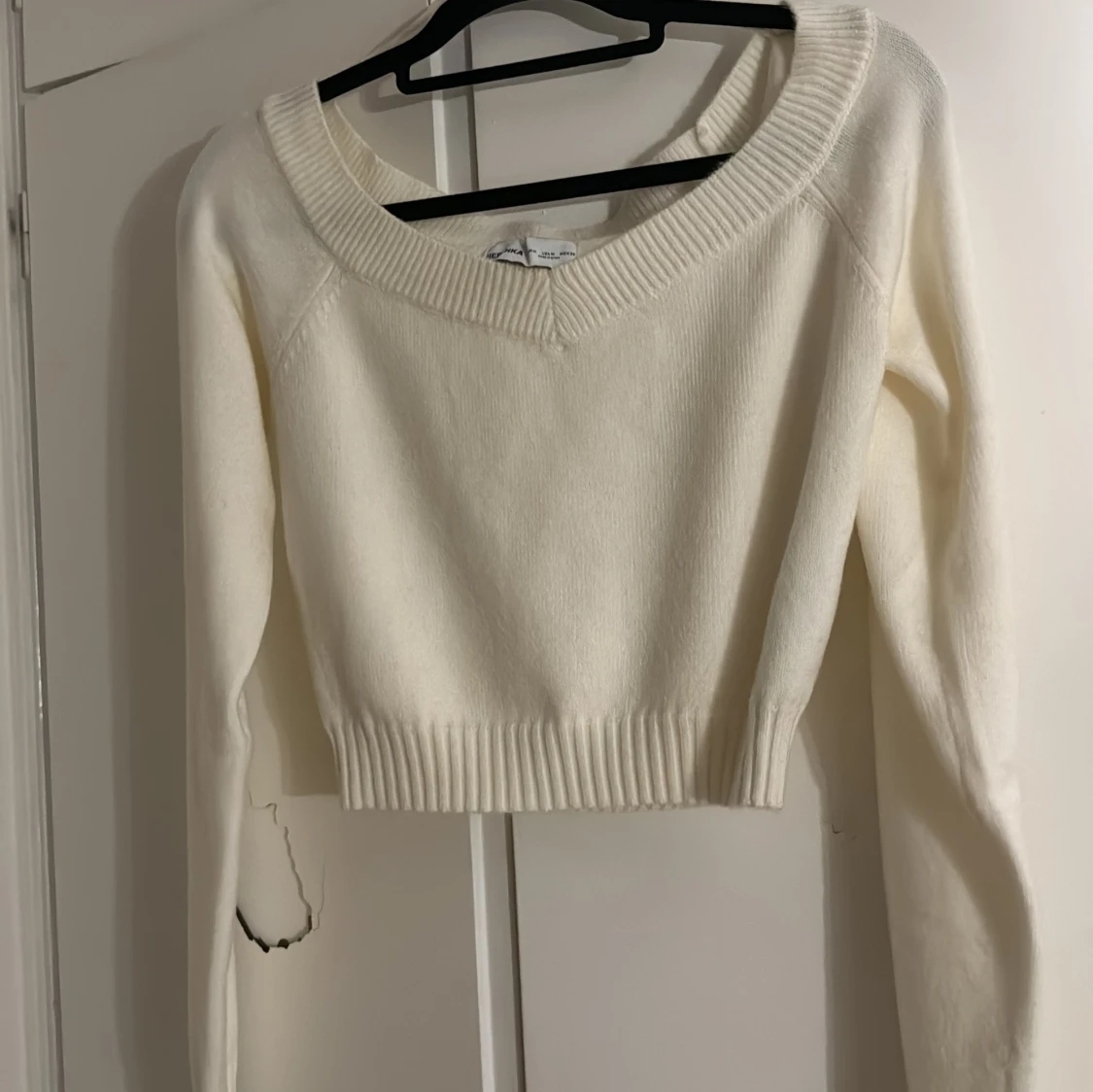 Vit croppad stickad tröja Bershka