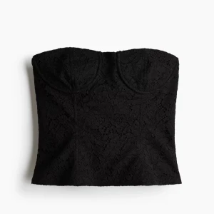 Spets tub topp - Topp från HM- använt 1 gång. Originalpris 400kr