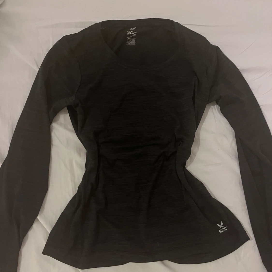 Svart tajt långärmad träningströja SOC