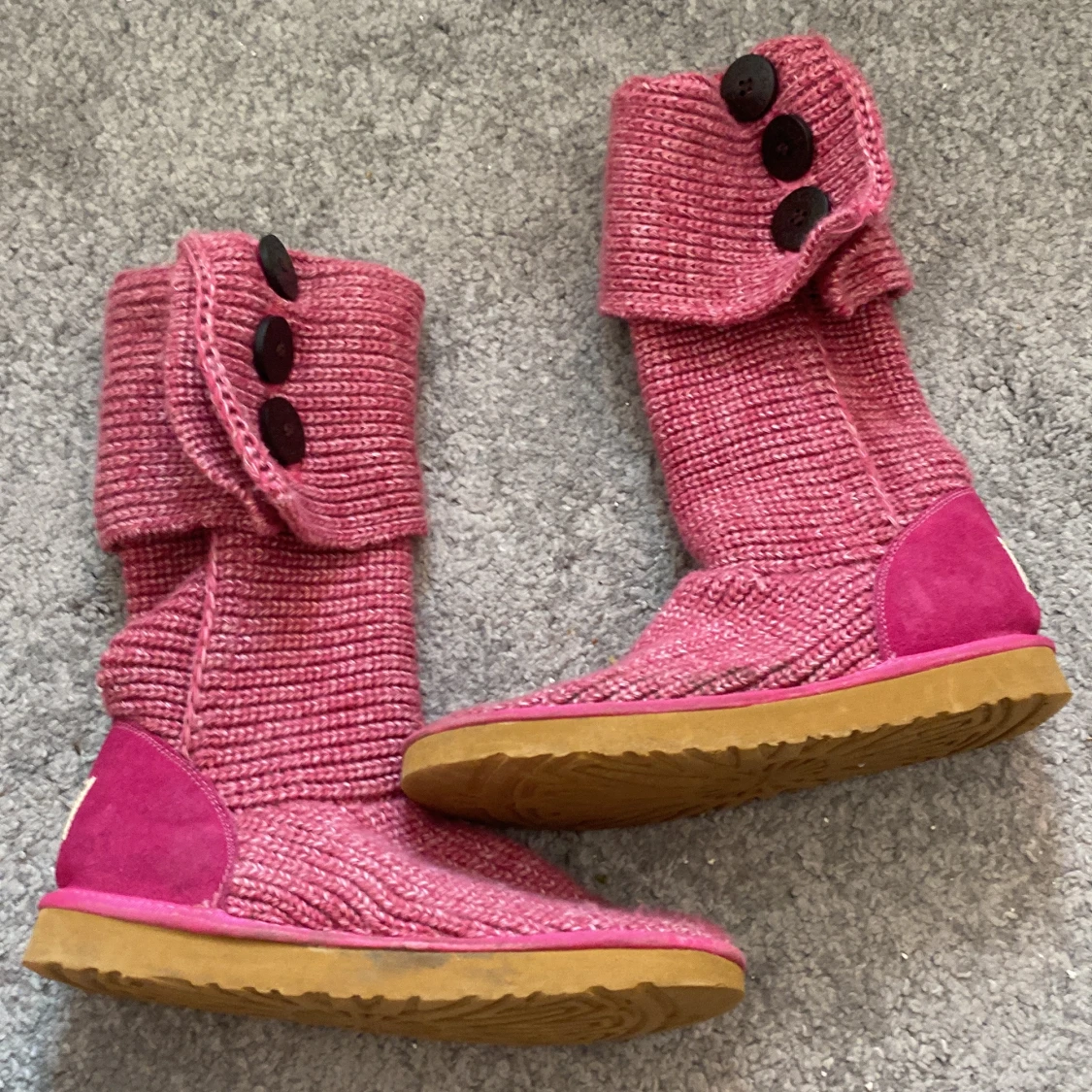 Rosa stickade boots från UGG
