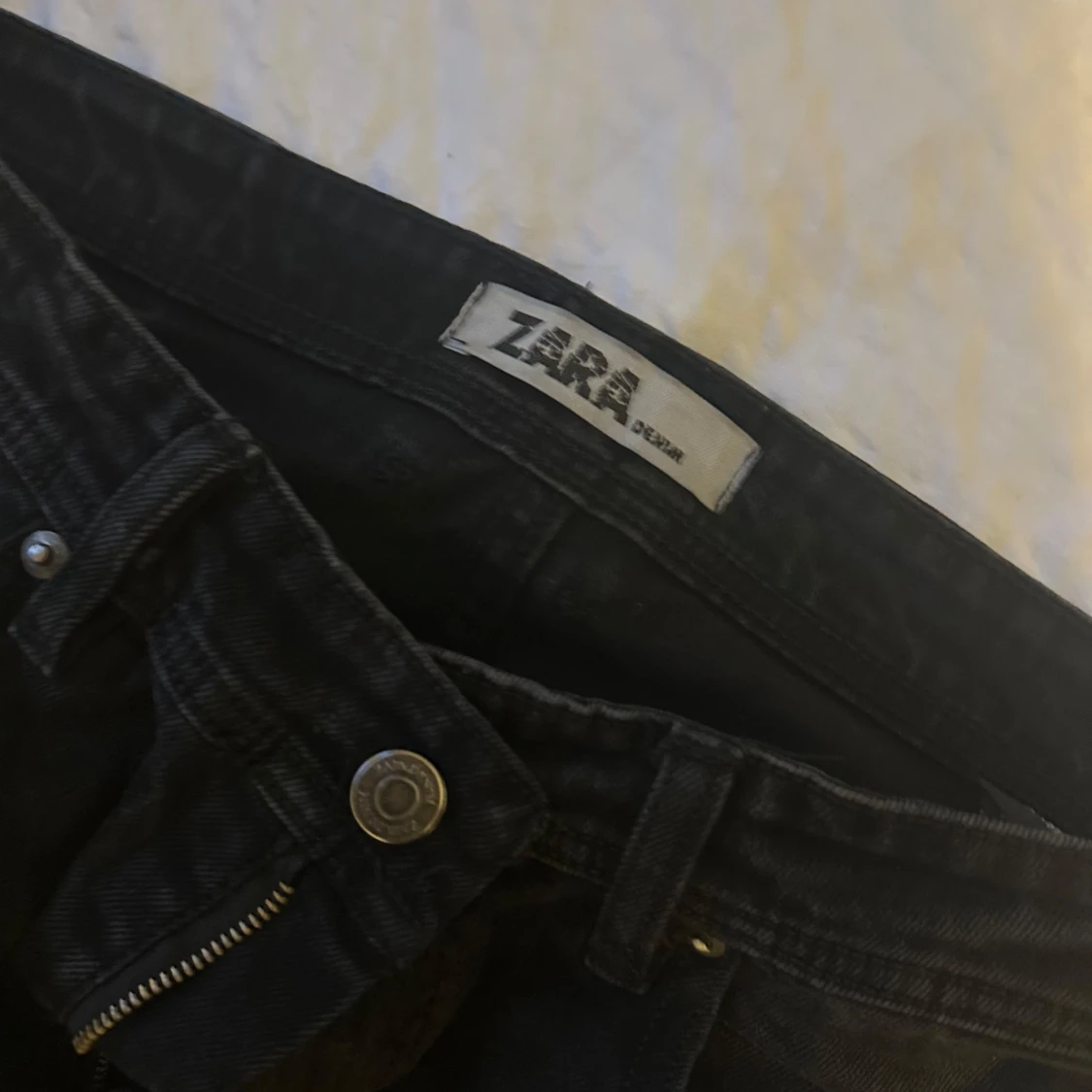 Svarta jeans från Zara, storlek 34 - 1