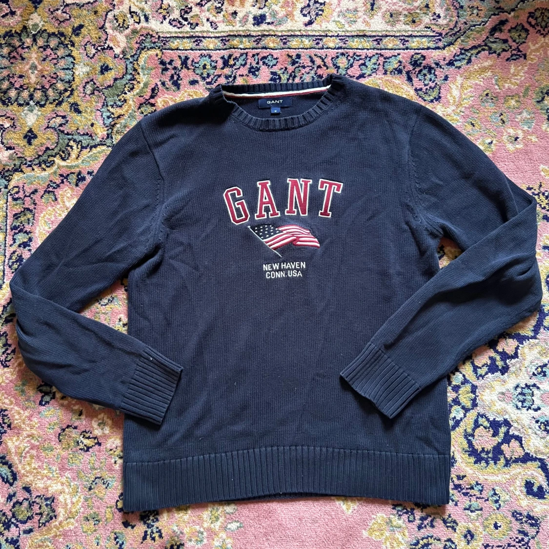 Mörkblå stickad tröja från GANT Medium 