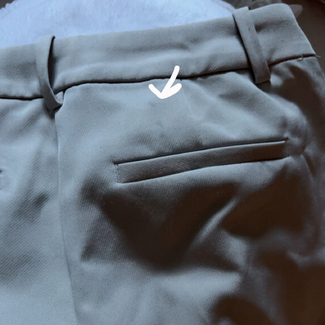 Lågmidjade Beigea kostymbyxar från BikBok - 4