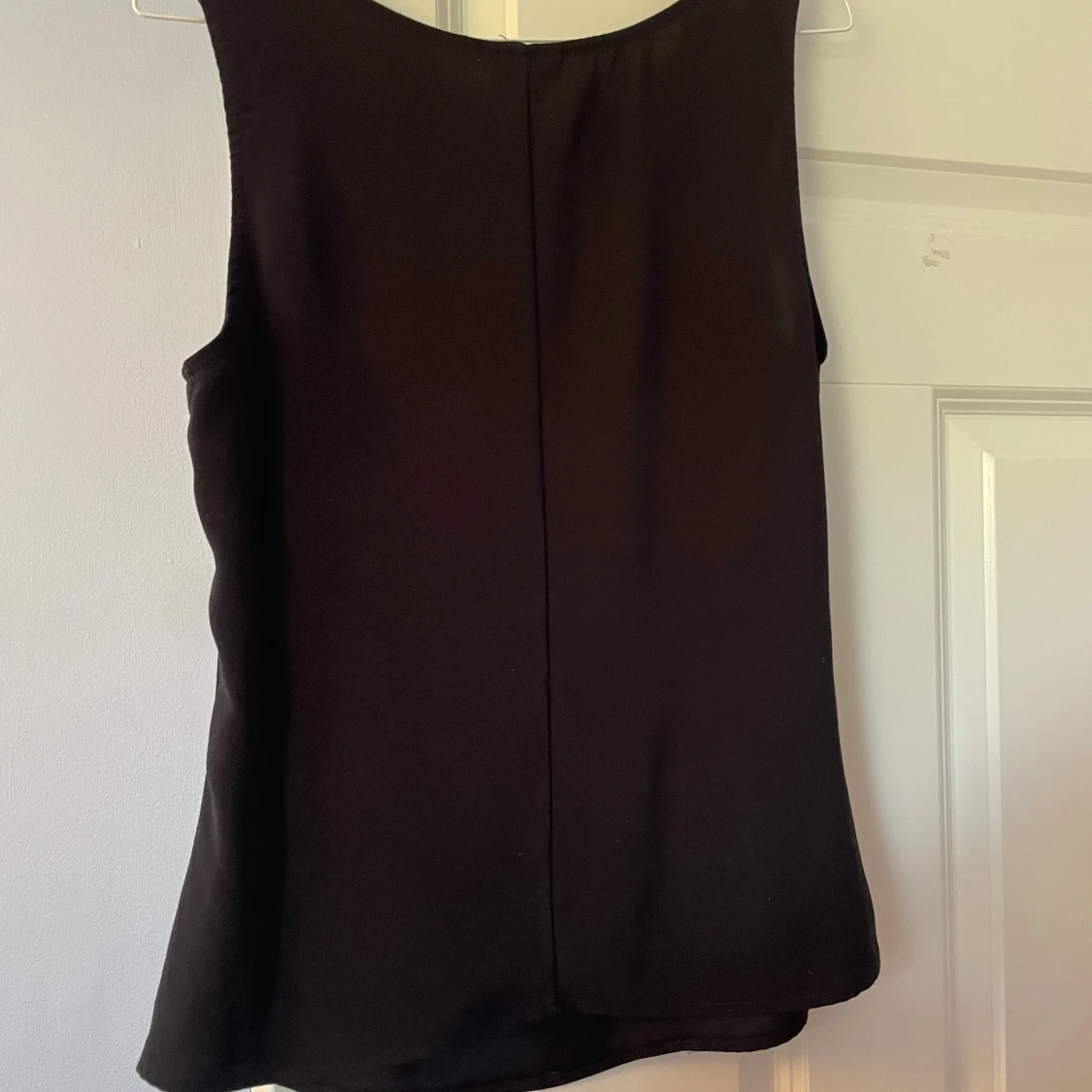 Svart ärmlös topp från Vila - 1