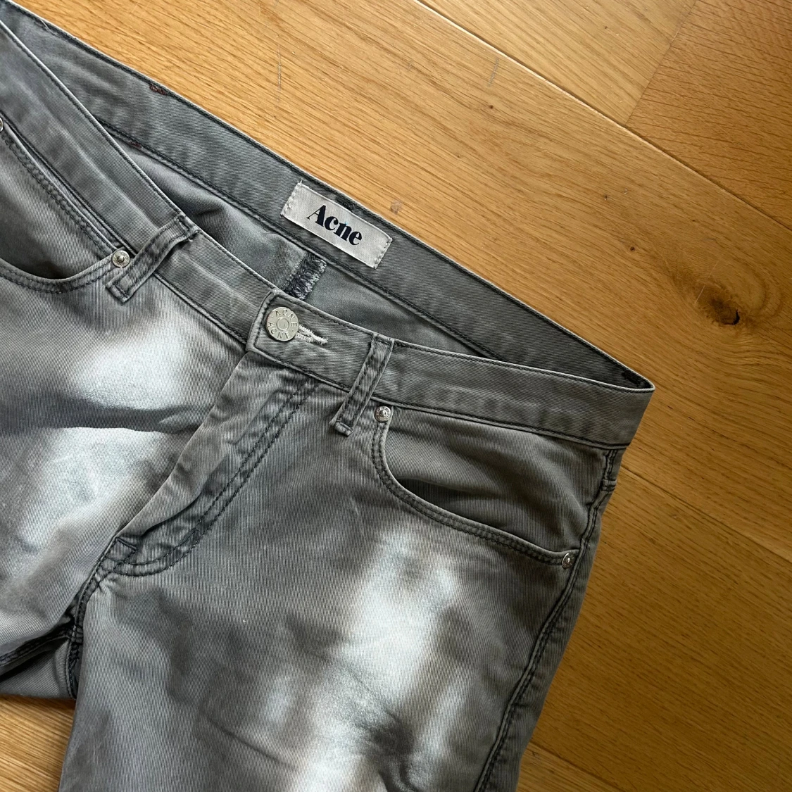 Grå jeans från Acne Studios - 1