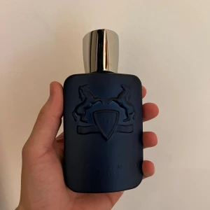 Parfums De Marly Layton samples/parfymprover - Säljer samples av denna grymma doft! 2ml: 75kr | 3ml: 105kr | 5ml: 165kr | 10ml: 289kr | Frakt kan lösas privat för en billigare peng!