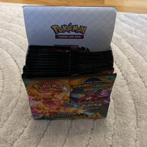 Poekomon kort - Säljer dessa oöppnade bosetpacksen, skriv innan köp, för att få veta mer om korten