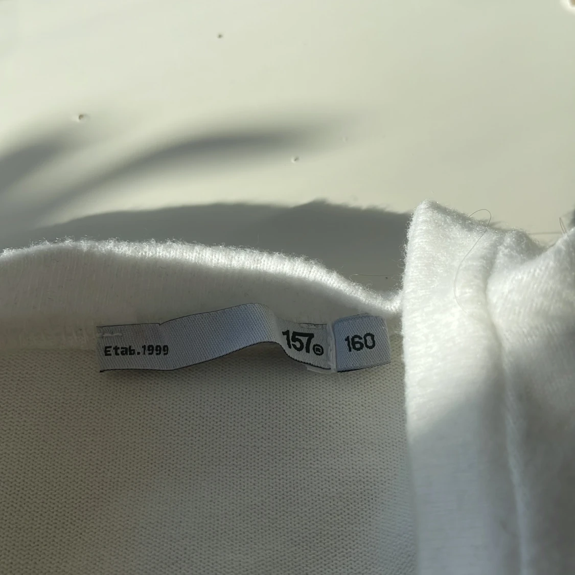 Vit hoodie med snörning - 1